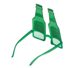Bicchieri di bottiglie di birra verde