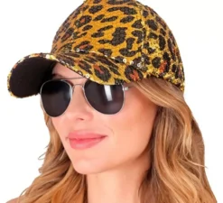 Cappellino con stampa animalier leopardata e paillettes