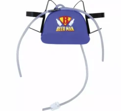 Casco bevente dell'uomo della birra