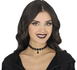Choker ricamato con fiori neri