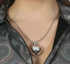 Collana con palla da discoteca degli anni '70