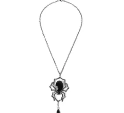 Collana di ragno nero lucido