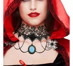 Collana in pietra rossa di pizzo gotico