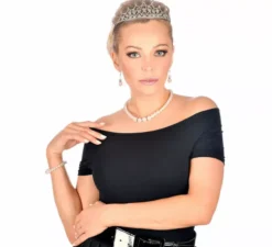 Kit anni '20: collana di perle con strass, orecchini e braccialetto