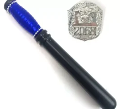Kit della polizia: manganello e distintivo