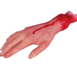 Mano mutilata con sangue