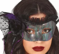 Maschera d'argento con velo