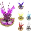Maschera di Carnevale Farfalla con piume colori assortiti
