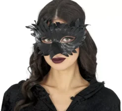 Maschera di piume di becco nero