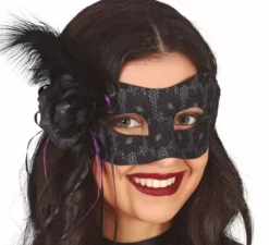 Maschera nera con piuma