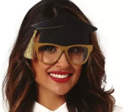 Occhiali da studente con mortarboard