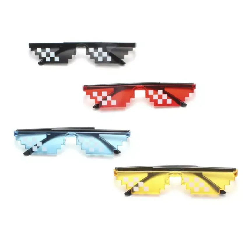 Occhiali scuri con pixel punteggiati in colori assortiti per adulti