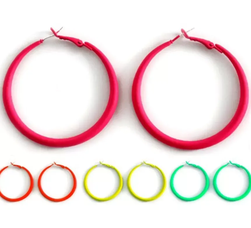 Orecchini a cerchio neon in colori assortiti