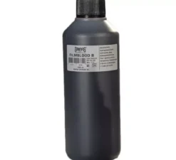 Sangue liquida scura in contenitore da 500 ml.