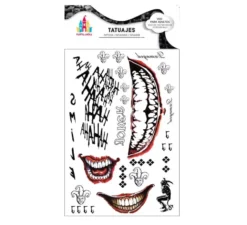 Tatuaggi da clown con testi contrastanti e sorrisi rossi